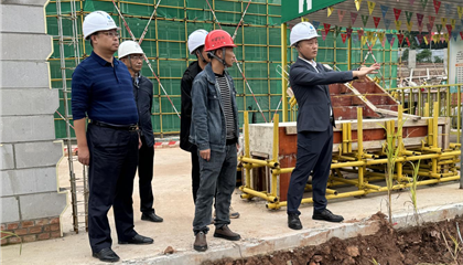 向誠、石鎮(zhèn)槐暗訪工程項(xiàng)目建設(shè)和企業(yè)運(yùn)營管理工作